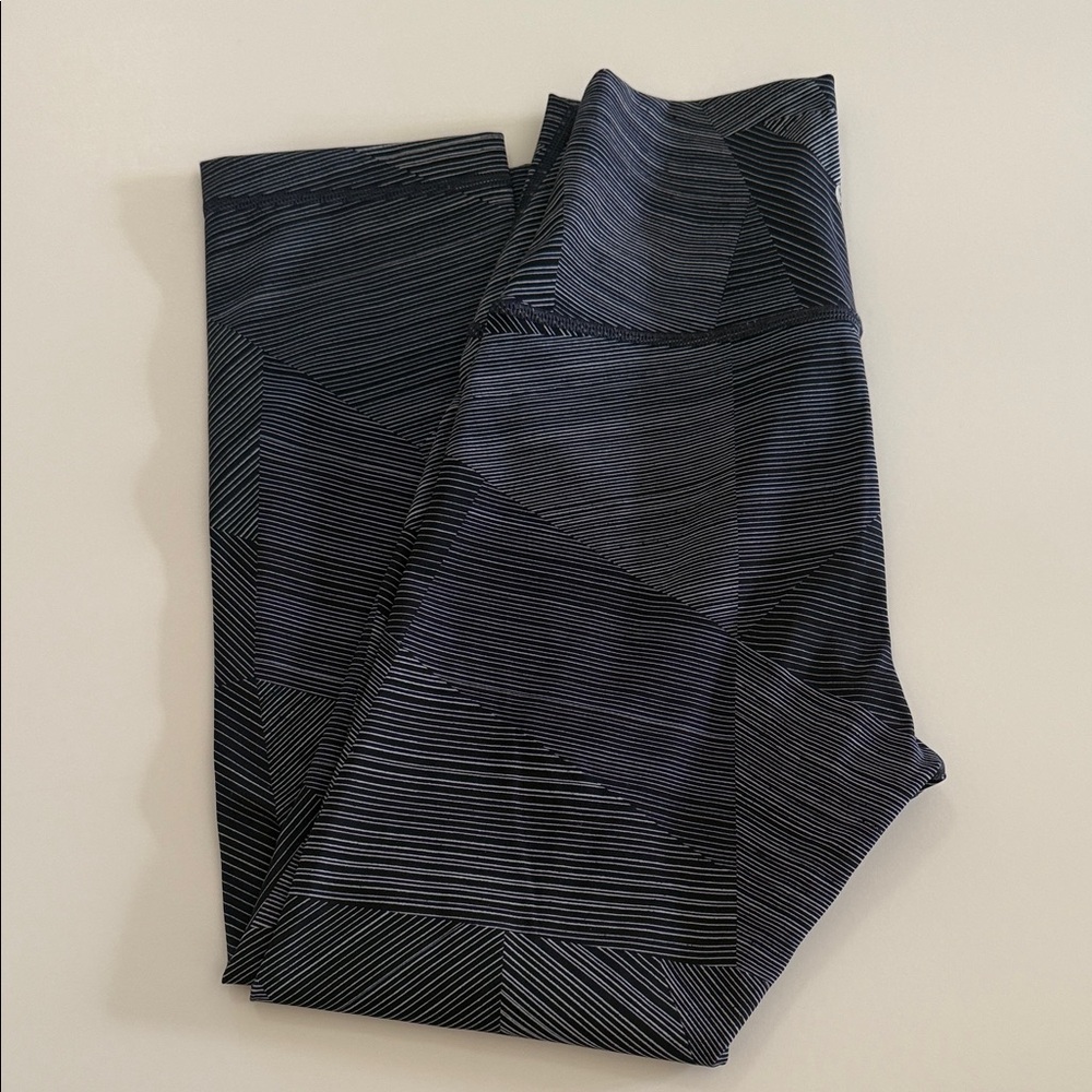 Lululemon Navy Geometric Capri Leggings